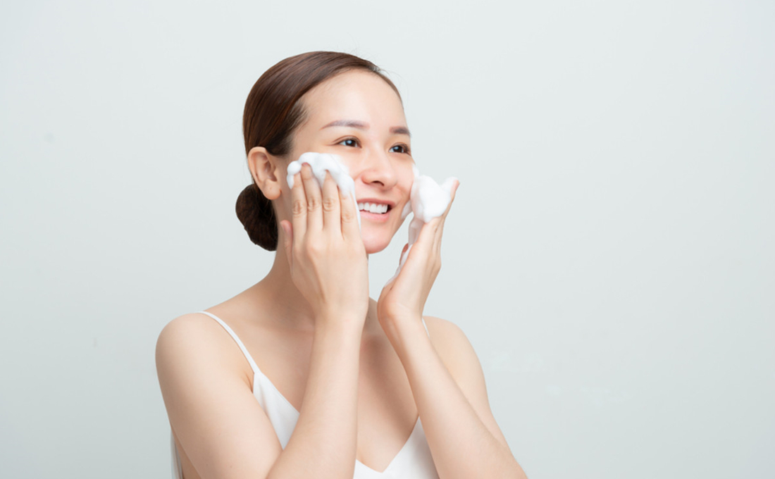 Benefits Of Facial Cleansing Products: A Comprehensive Guide